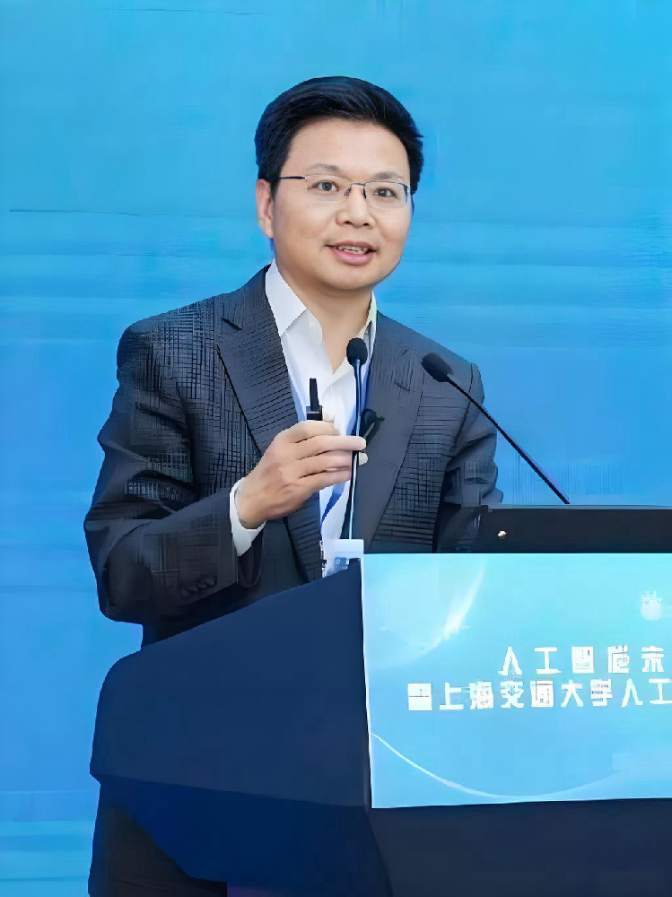 鄂维南院士：回国五年，我的探索与思考